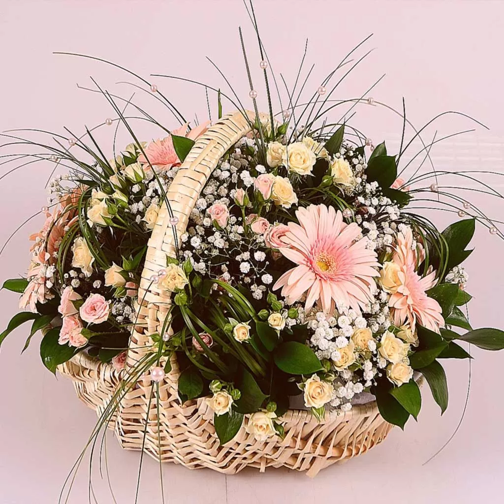 BloomCraft Gift Baskets: Elevating Corporate Events with Exquisite Flower Bouquet Designs