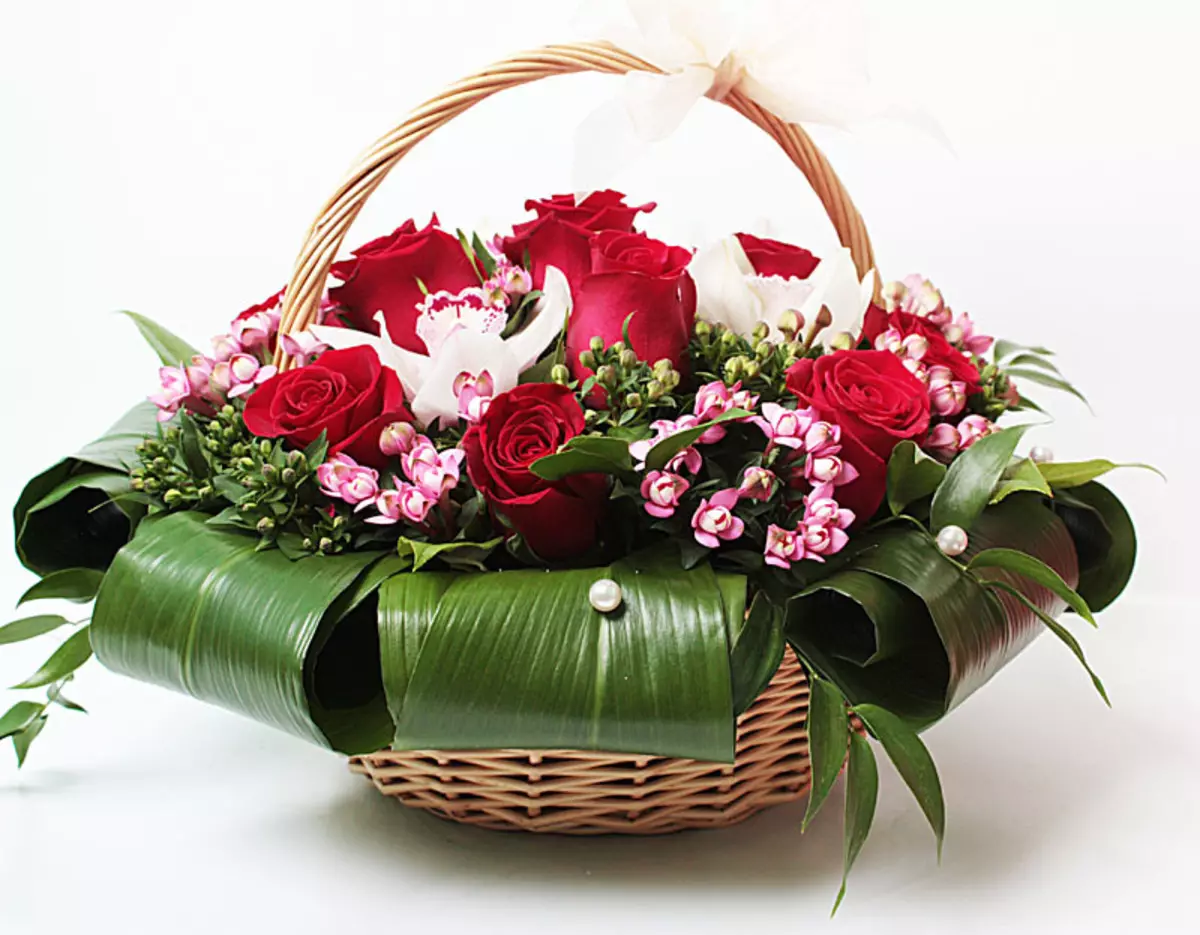 BloomCraft Gift Baskets: Elevating Corporate Events with Exquisite Flower Bouquet Designs